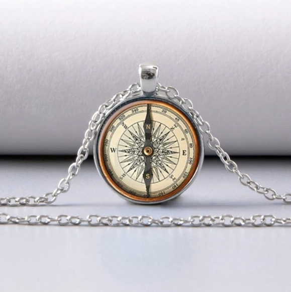 *Noelle* Compass Pendant Necklace - Picture 2 of 5